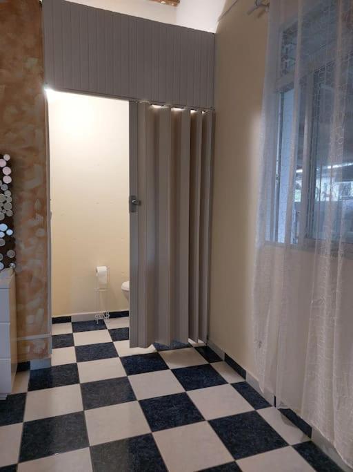 La Petite Maison, Spacieuse, Avec Jardin / Parking Сент-Роз Екстер'єр фото